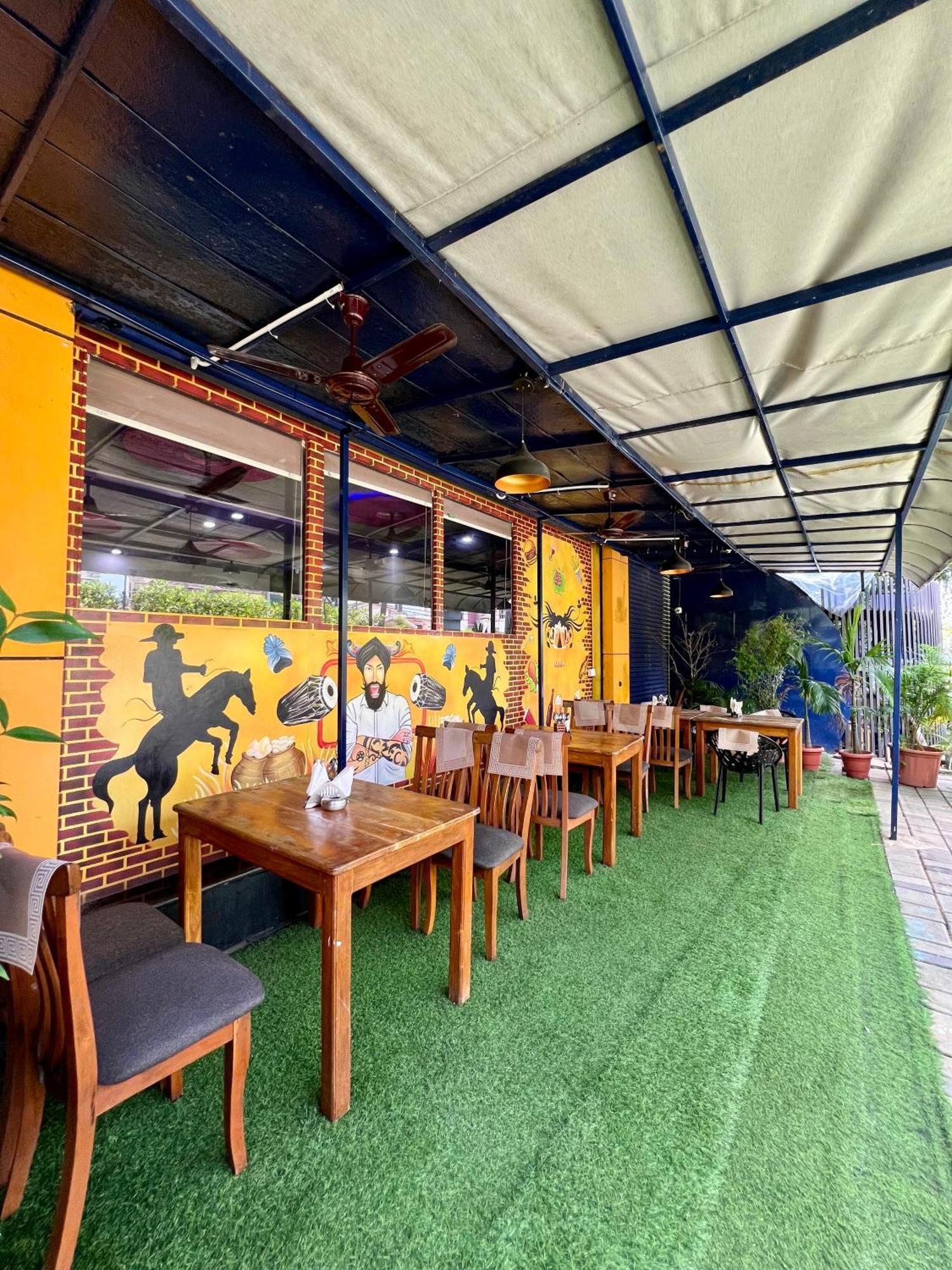 Ratna Sagar Hotel Manipal Buitenkant foto