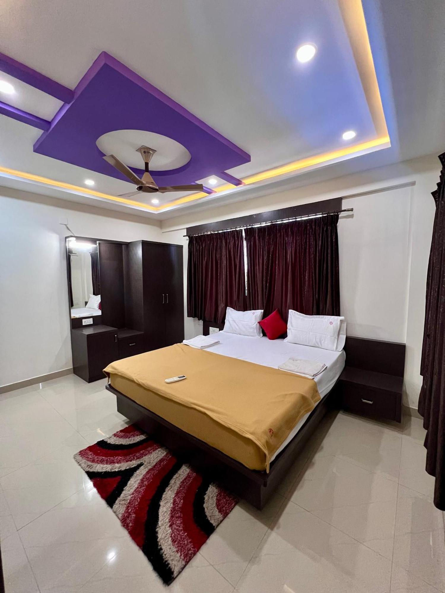 Ratna Sagar Hotel Manipal Buitenkant foto