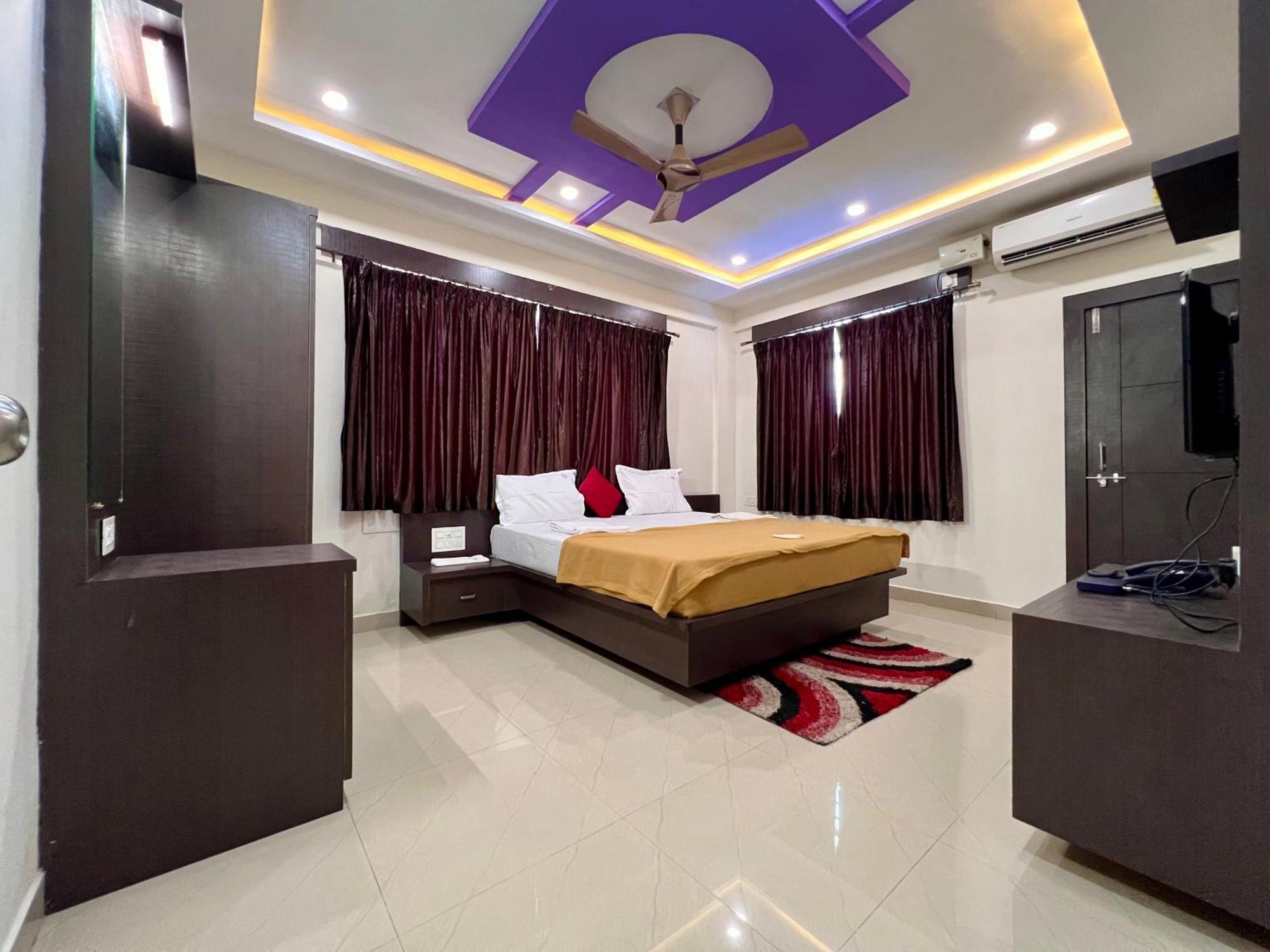 Ratna Sagar Hotel Manipal Buitenkant foto
