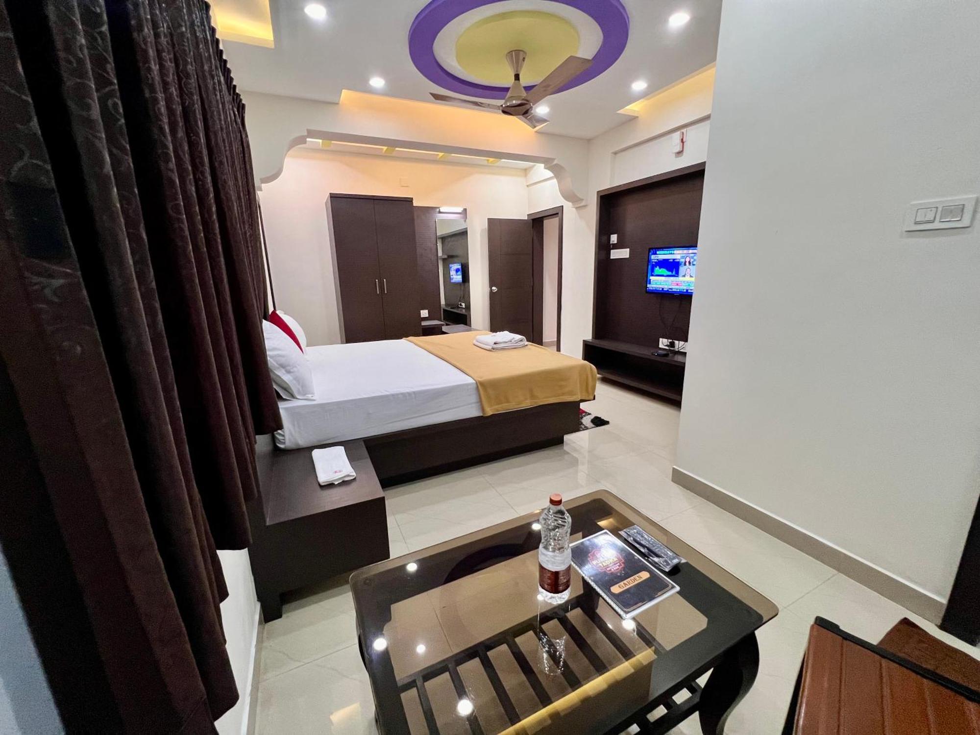 Ratna Sagar Hotel Manipal Buitenkant foto