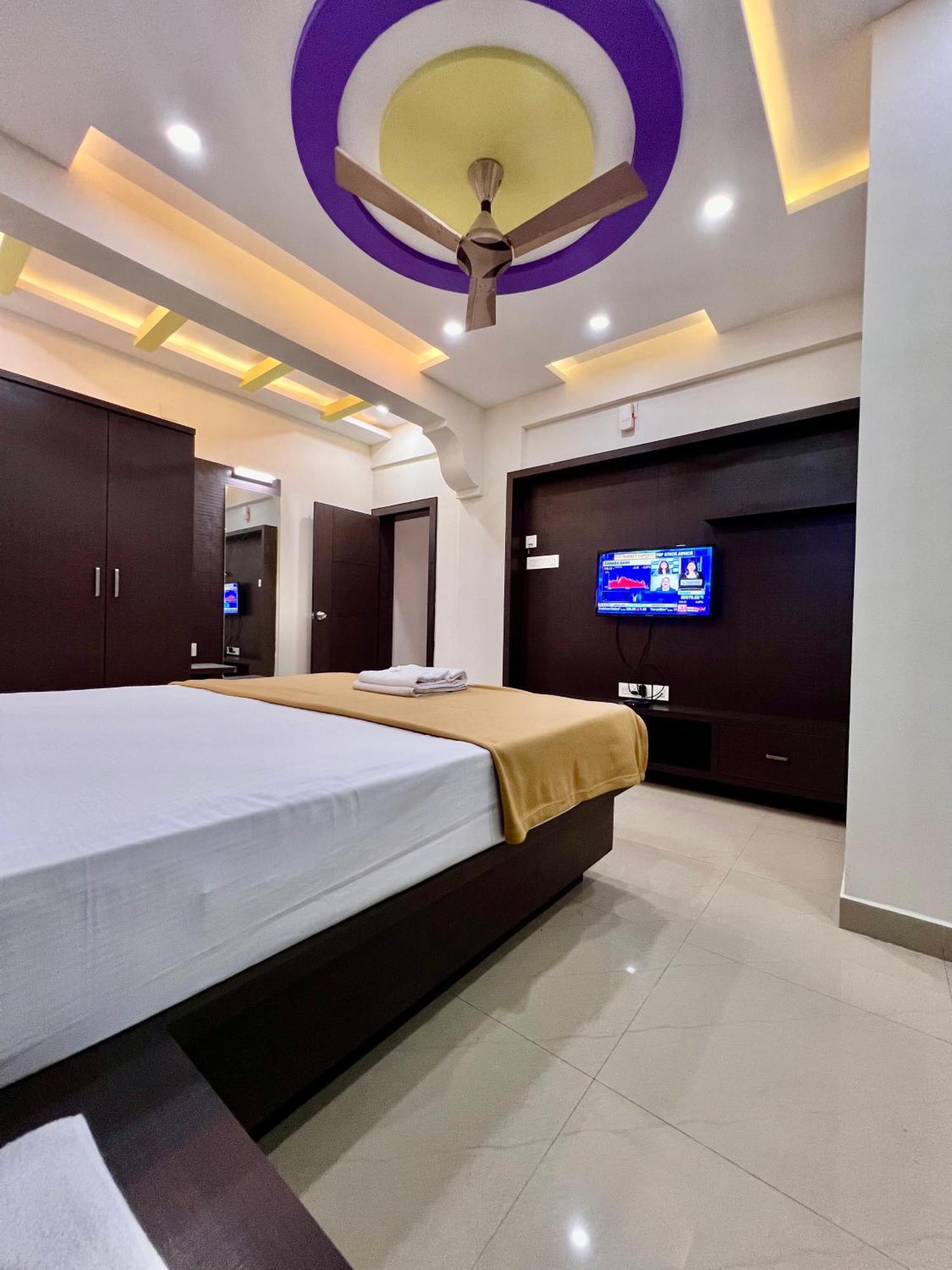 Ratna Sagar Hotel Manipal Buitenkant foto