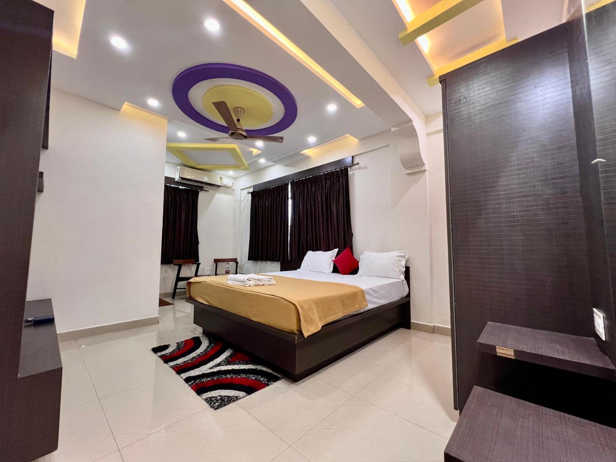 Ratna Sagar Hotel Manipal Buitenkant foto